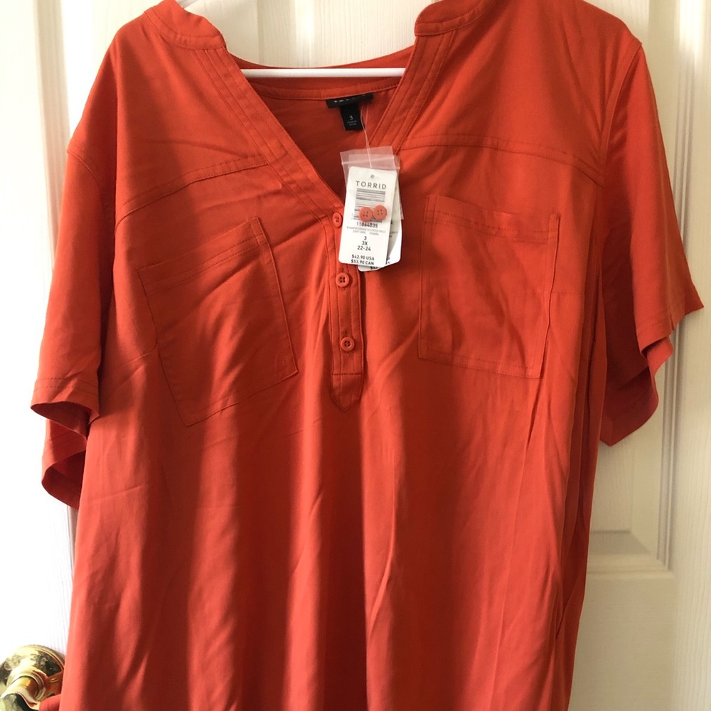NWT Torrid Short Sleeve Size 3